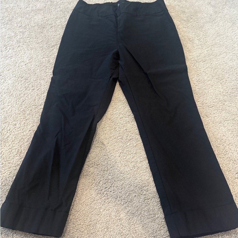 New York & Company Women's Elastic Waist Black Capris